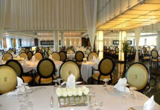 Otra imagen del Restaurante principal del barco